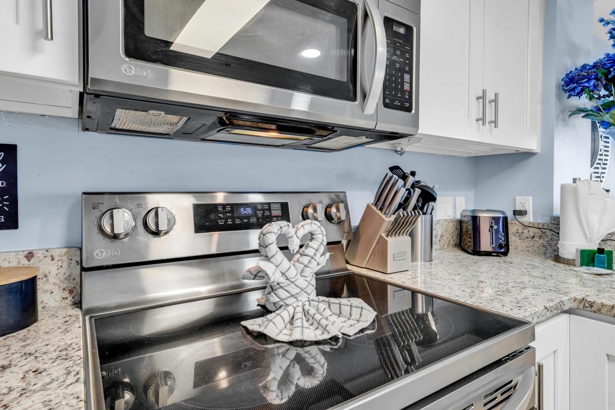 Atlantica Towers - Beach Front Condo W Pools Миртл-Бич Экстерьер фото